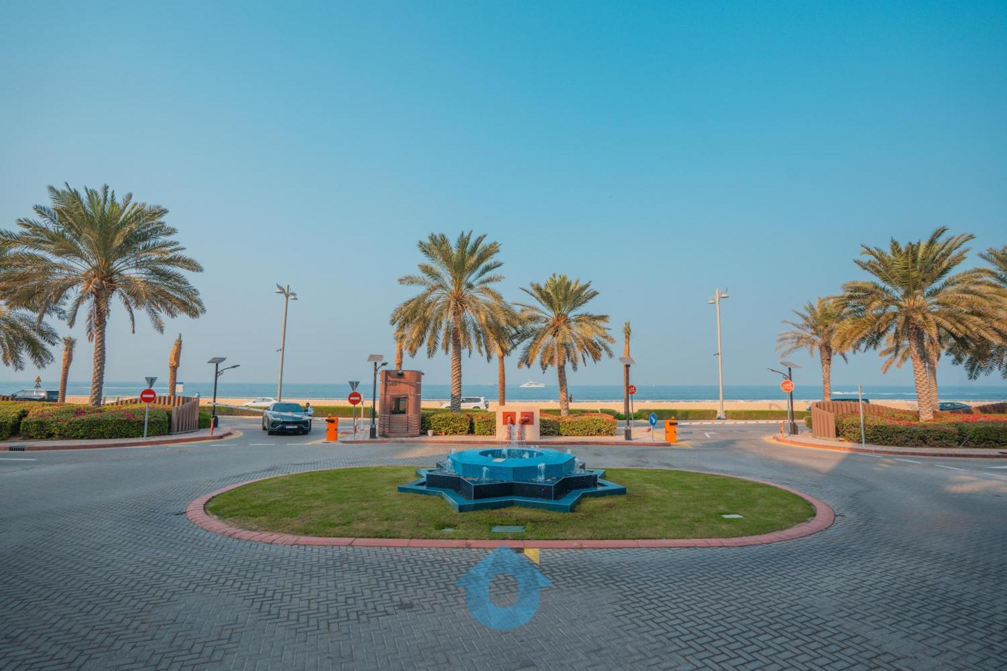 Apartment 237sa Chic 1-bhk With Balcony In Palm Jumeirah *